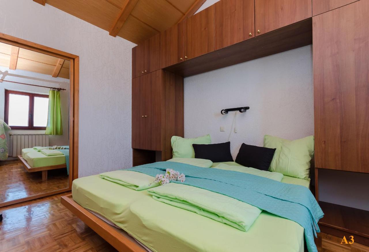 נובי ווינודולסקי Apartments And Room Drazen מראה חיצוני תמונה
