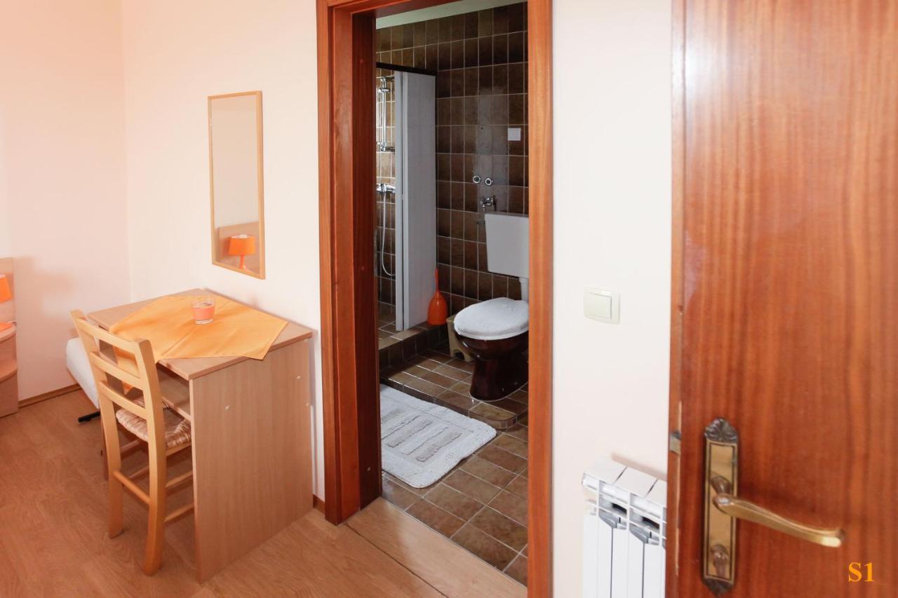 נובי ווינודולסקי Apartments And Room Drazen מראה חיצוני תמונה