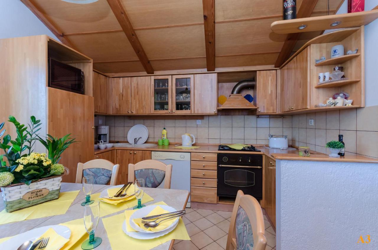 נובי ווינודולסקי Apartments And Room Drazen מראה חיצוני תמונה