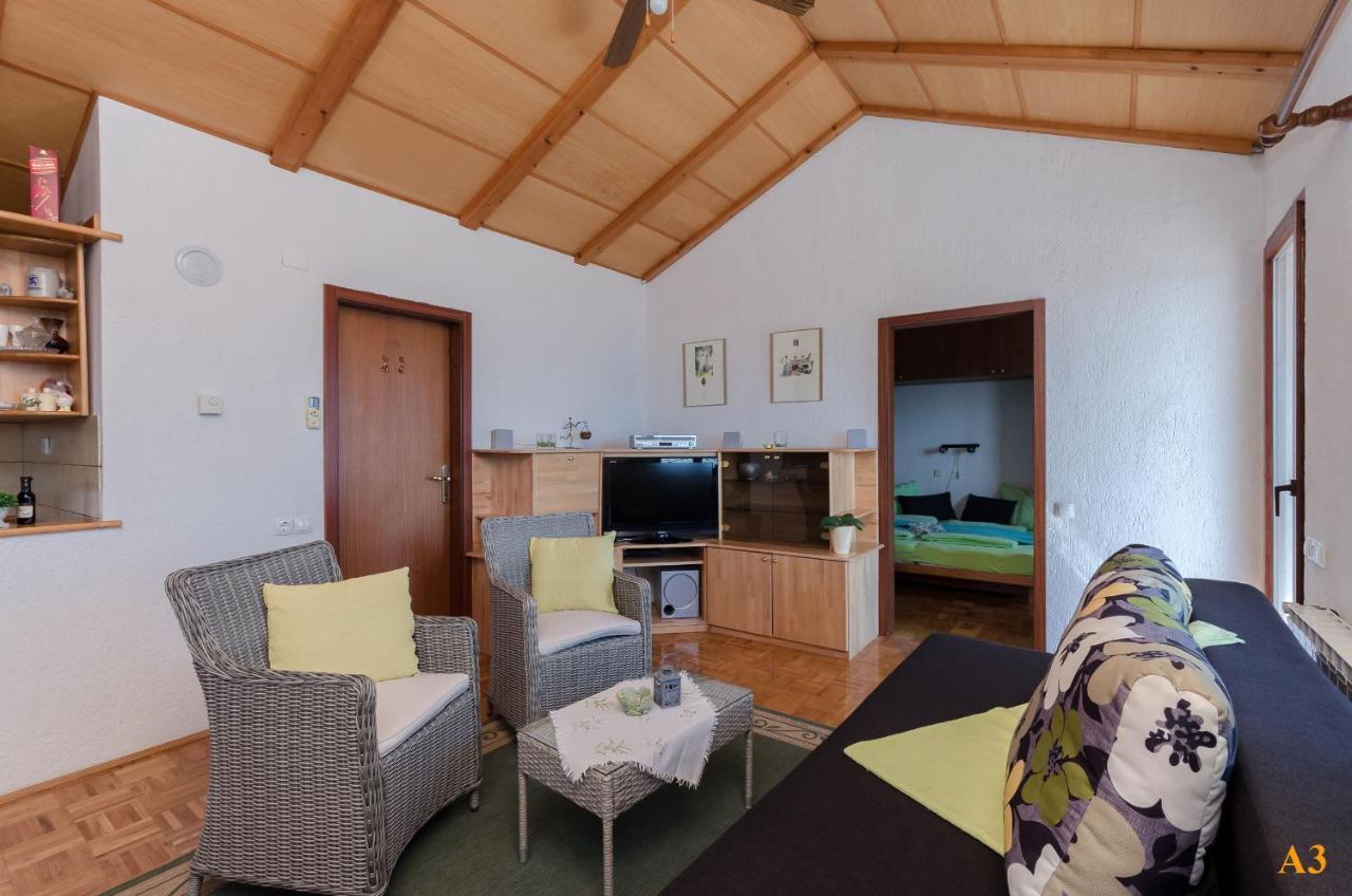נובי ווינודולסקי Apartments And Room Drazen מראה חיצוני תמונה